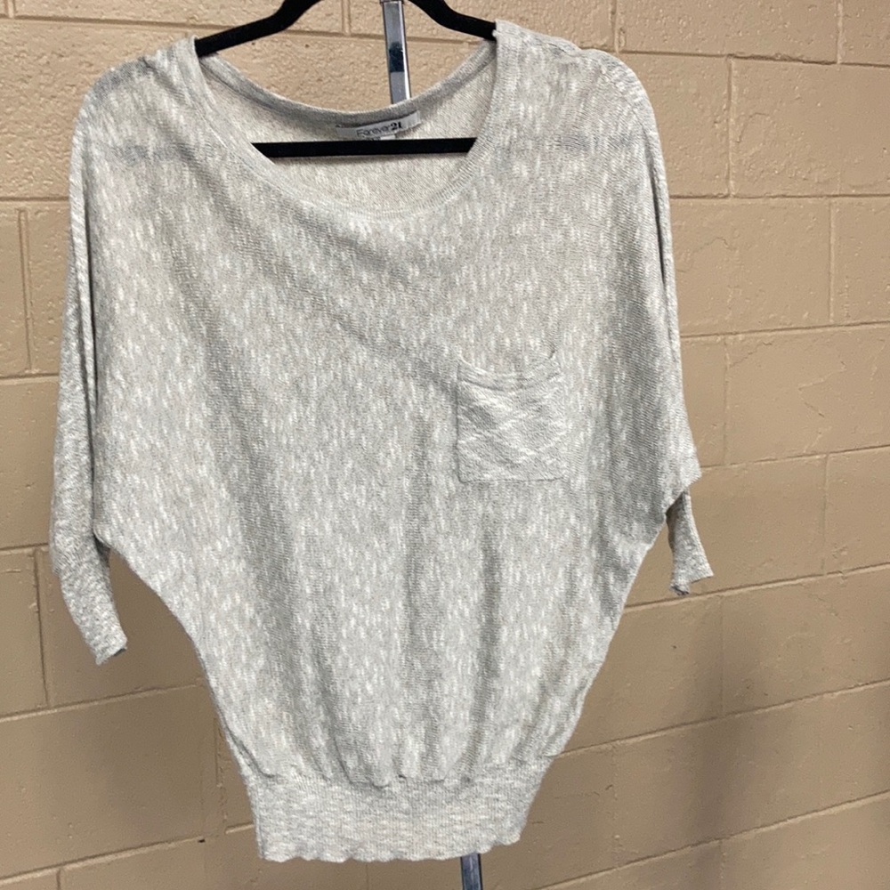 Balloon, knit-patterned, mid-way sleeve shirt